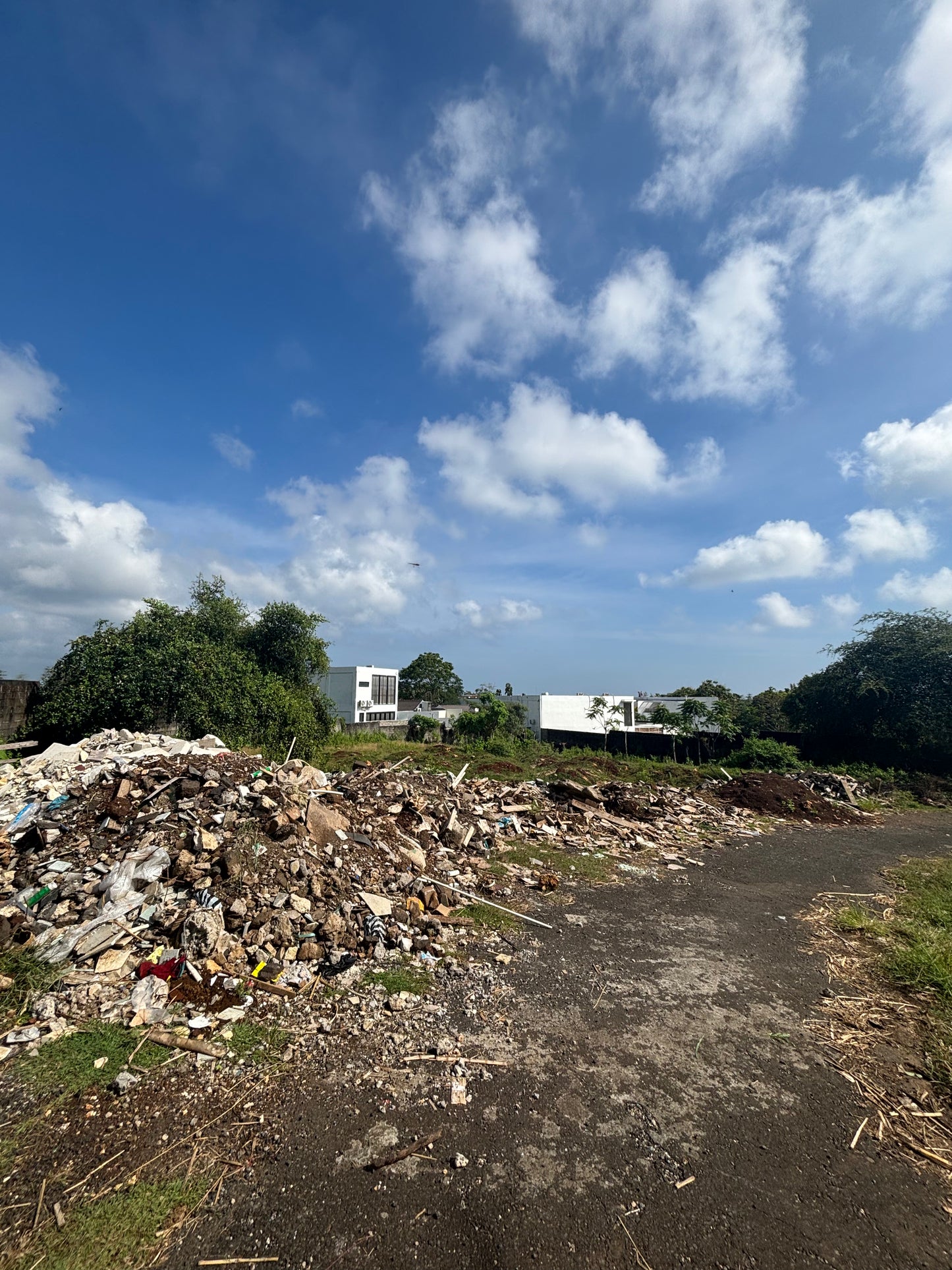 29 are Leasehold in upper Bingin