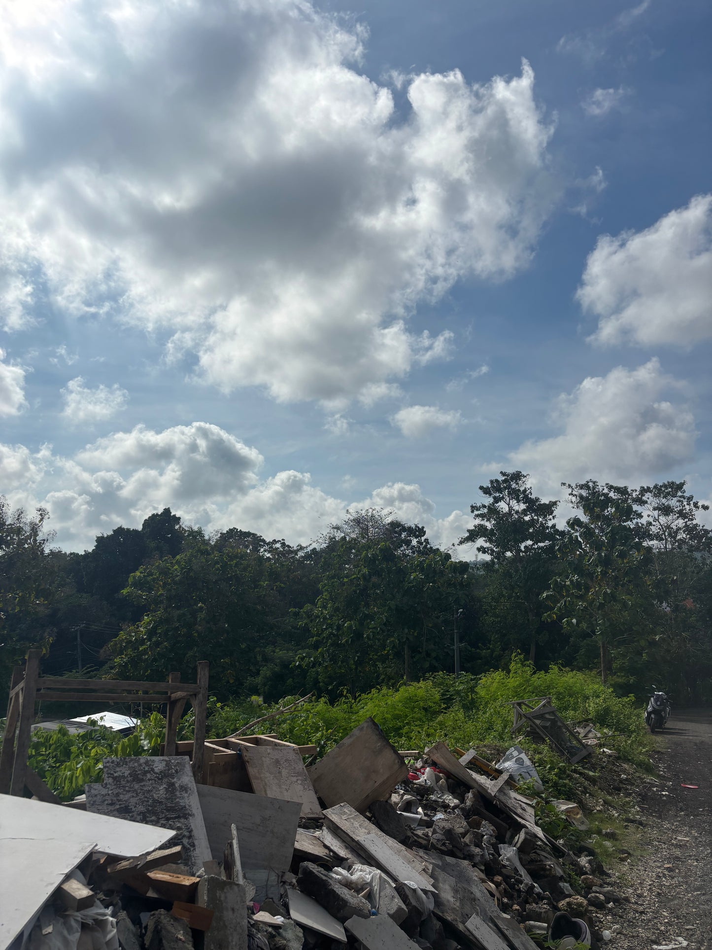 28 are Prime land in Freehold in Bingin